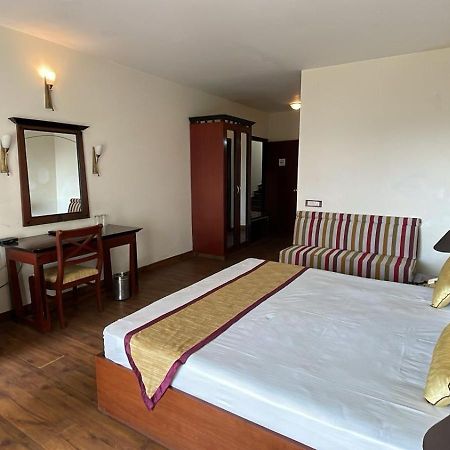 เดอะ ไพน์ เครสท์ Hotel บีมตาล ภายนอก รูปภาพ