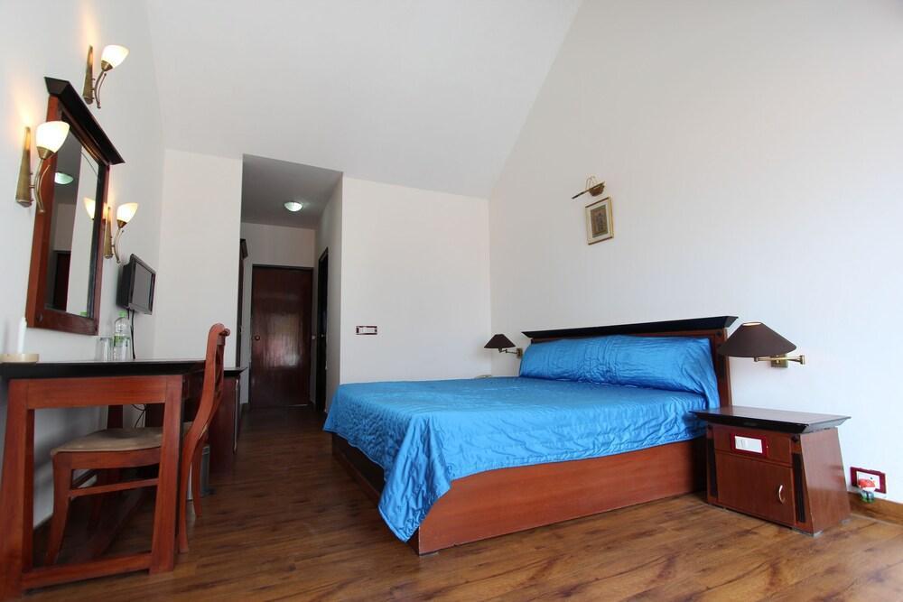 เดอะ ไพน์ เครสท์ Hotel บีมตาล ภายนอก รูปภาพ