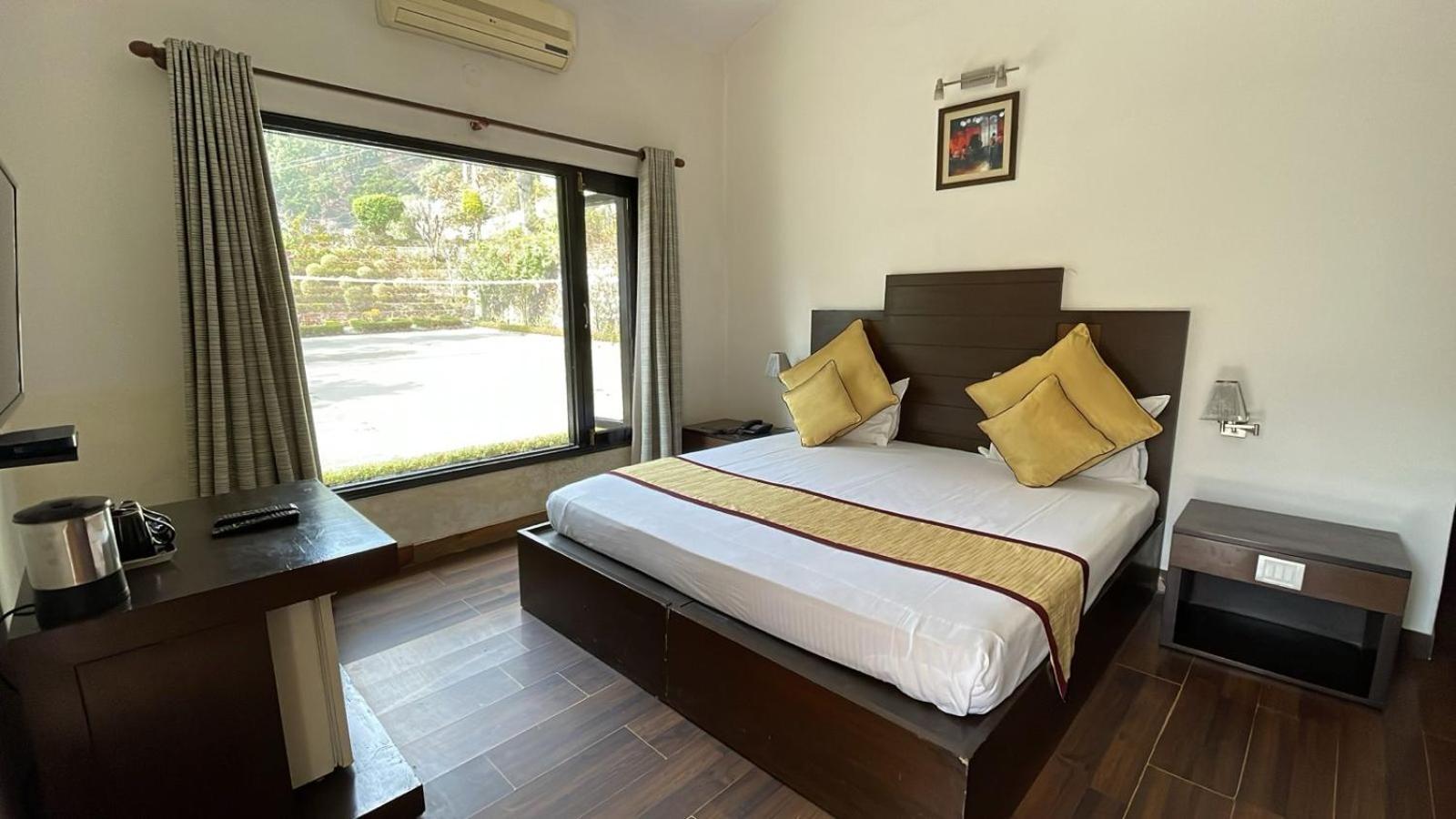 เดอะ ไพน์ เครสท์ Hotel บีมตาล ภายนอก รูปภาพ
